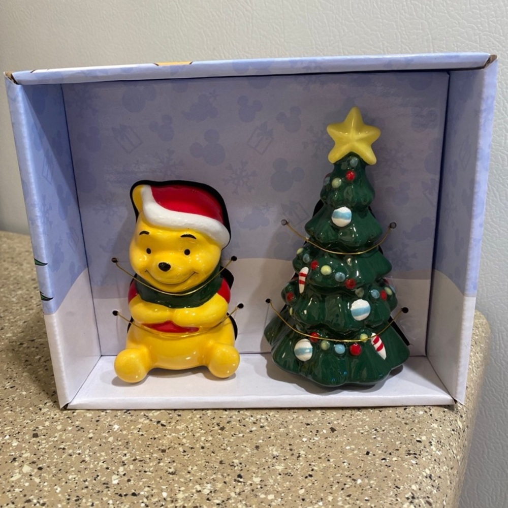 Winnie the Pooh Christmas Salt and pepper shakers